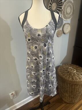 Patagonia Women's Tank Dress Medium Racerback Gray/Blk/Wh Floral Pattern